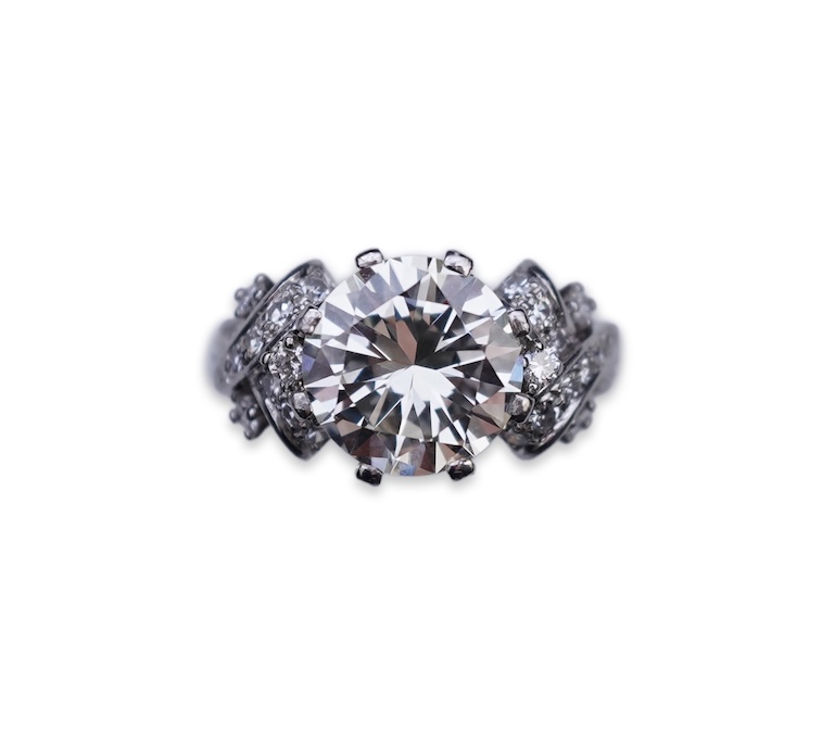 A diamond ring, mid 20th century